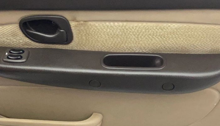 2014 Hyundai Santro Xing GL PLUS, Petrol, Manual, 68,471 km, Driver Side Door Panels Control