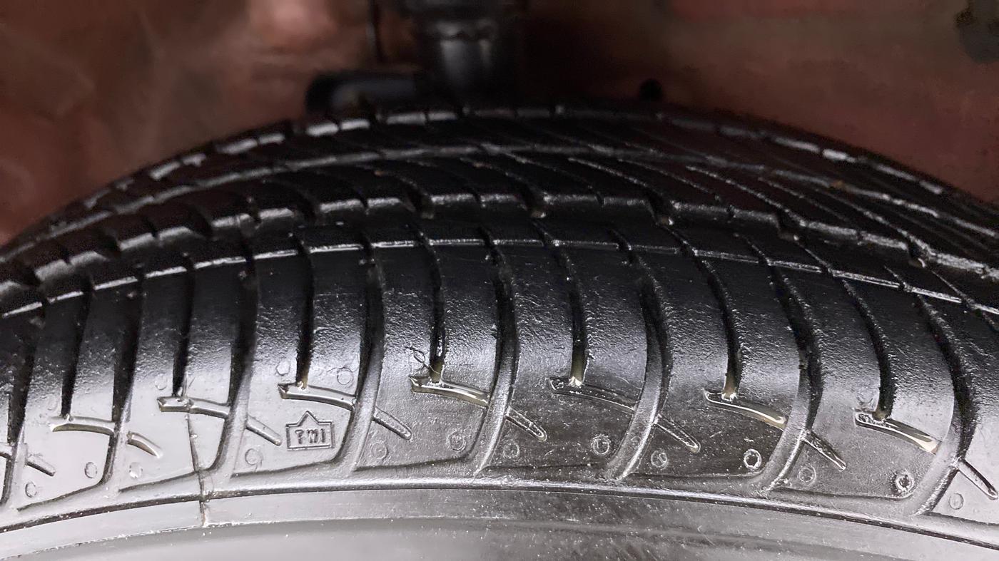2017 Maruti Celerio ZXI OPT AMT, Petrol, Automatic, 57,125 km, Right Front Tyre Tread