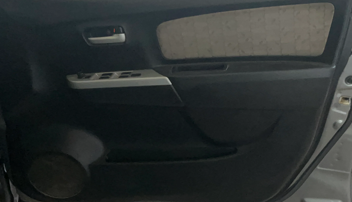 2014 Maruti Wagon R 1.0 VXI, Petrol, Manual, 69,356 km, Driver Side Door Panels Control