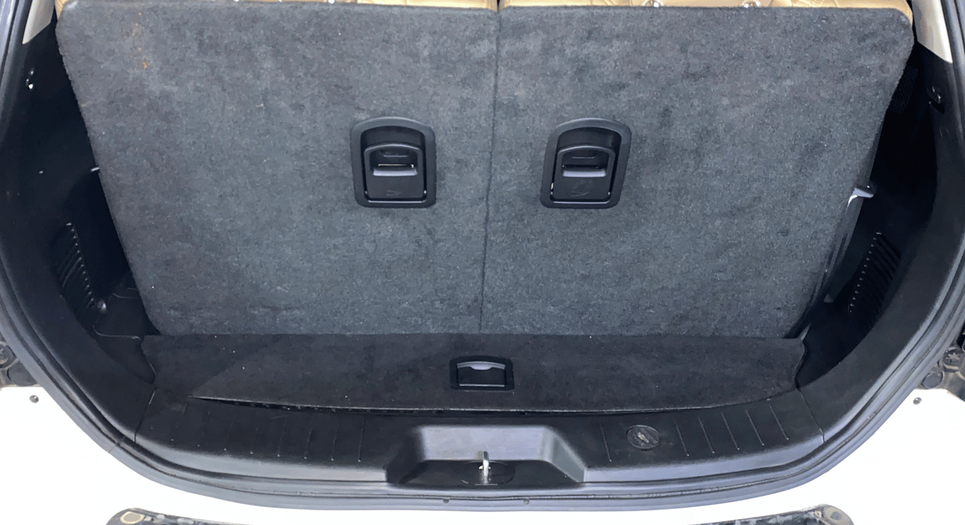2019 Mahindra XUV500 W11, Diesel, Manual, 35,341 km, Boot Inside