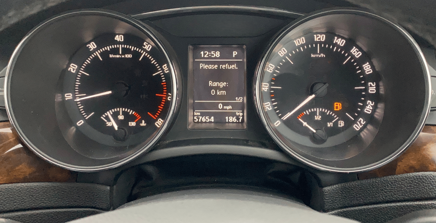 2015 Skoda Superb ELEGANCE 1.8 TSI AT, Petrol, Automatic, 57,653 km, Odometer Image