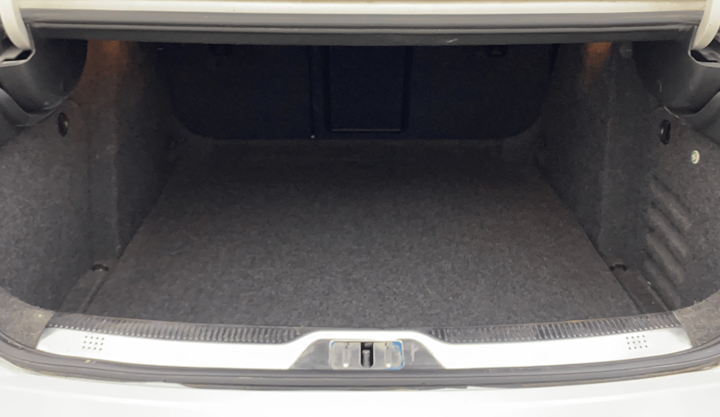 2015 Skoda Superb ELEGANCE 1.8 TSI AT, Petrol, Automatic, 57,653 km, Boot Inside