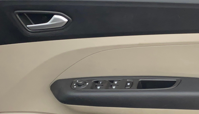 2024 Renault TRIBER RXZ, Petrol, Manual, 16,560 km, Driver Side Door Panels Control