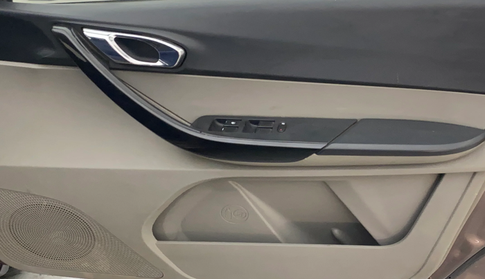 2019 Tata Tiago XZ PETROL, Petrol, Manual, 76,218 km, Driver Side Door Panels Control