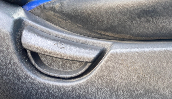 2015 Hyundai Xcent S 1.2, Petrol, Manual, 81,114 km, Driver Side Adjustment Panel