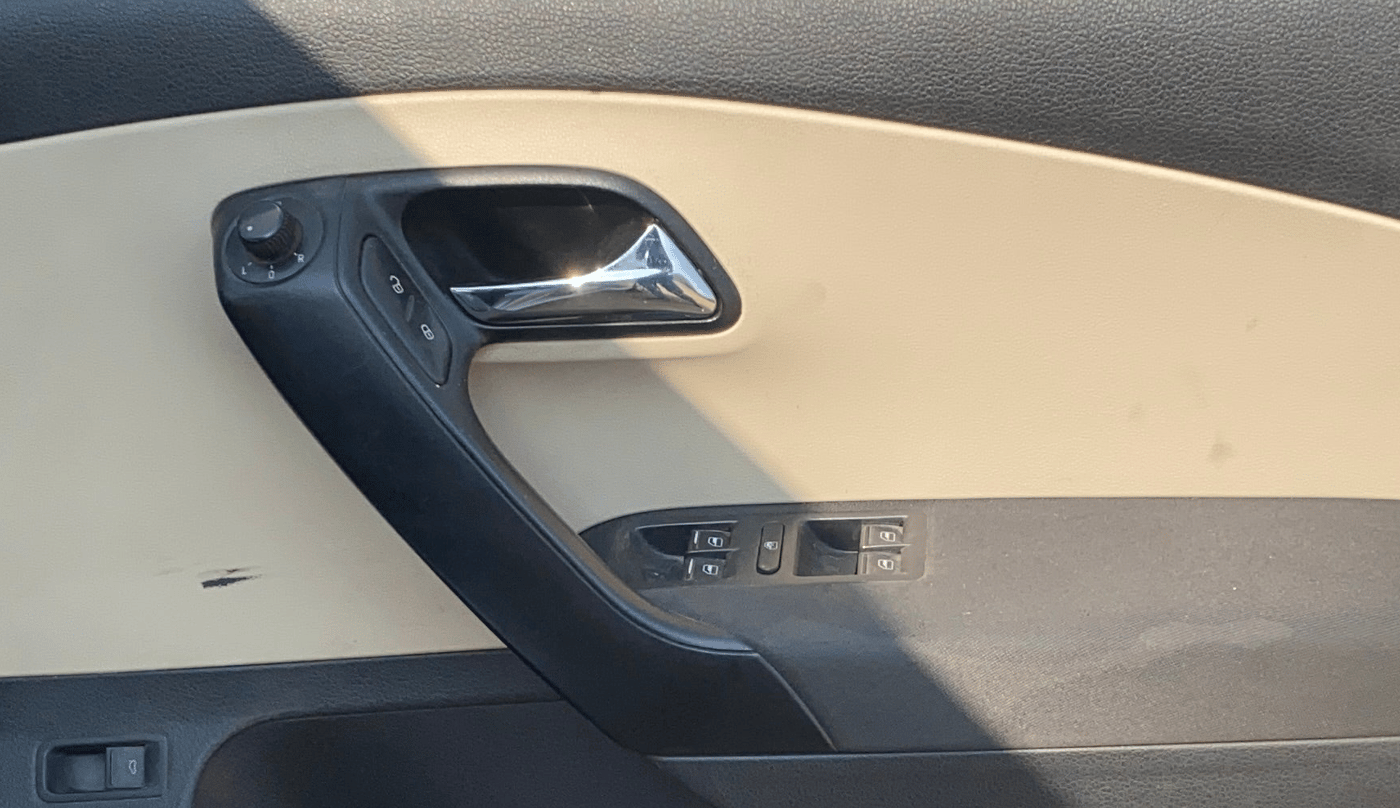 2021 Skoda Rapid AMBITION AT TSI, Petrol, Automatic, 1,06,339 km, Driver Side Door Panels Control