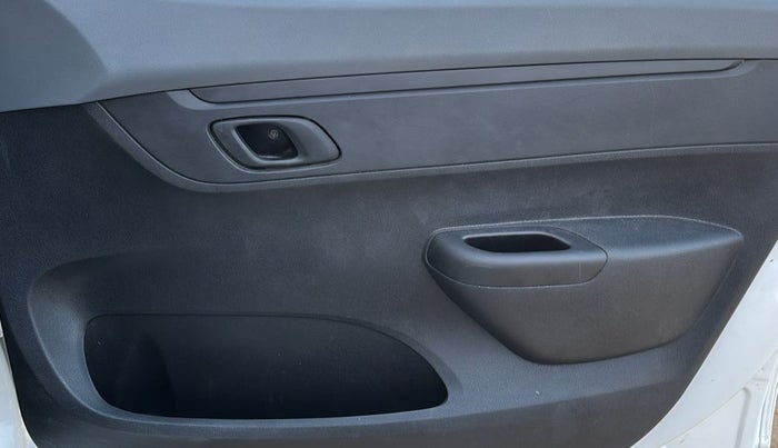 2020 Renault Kwid RXT 0.8, Petrol, Manual, 19,354 km, Driver Side Door Panels Control