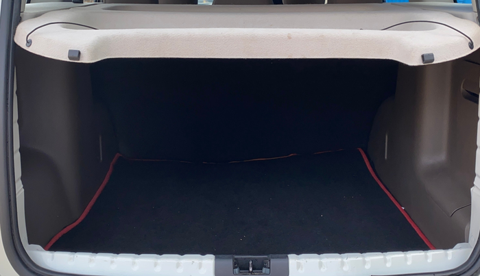 2017 Renault Duster RXL PETROL, Petrol, Manual, 34,281 km, Boot Inside