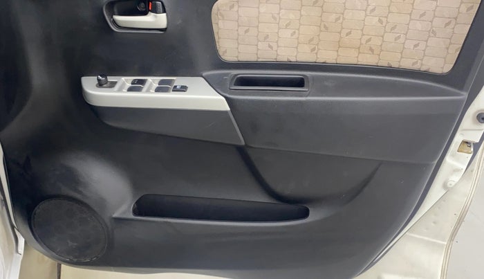 2014 Maruti Wagon R 1.0 VXI, Petrol, Manual, 38,515 km, Driver Side Door Panels Control