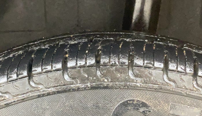 2018 Datsun Redi Go T(O) 1.0 AMT, Petrol, Automatic, 32,116 km, Left Rear Tyre Tread