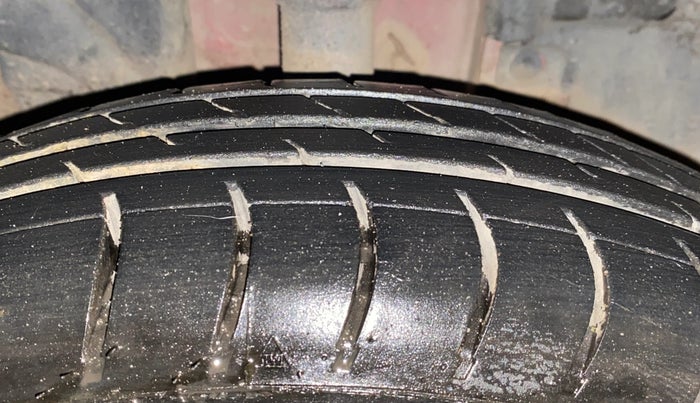 2018 Renault Kwid RXL, Petrol, Manual, 47,049 km, Right Front Tyre Tread