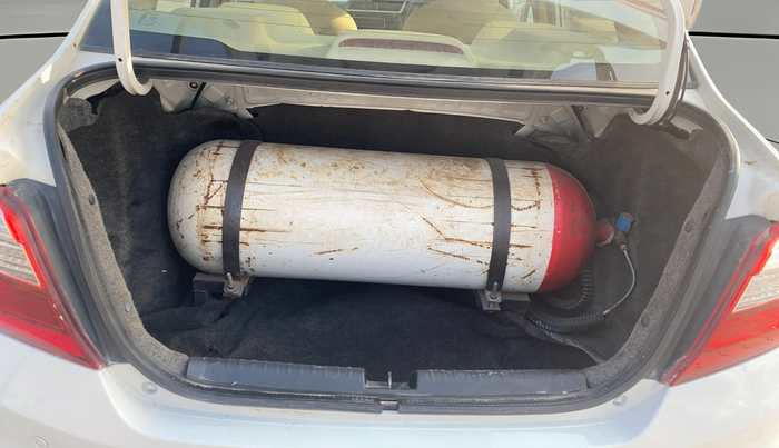 2016 Honda Amaze 1.2L I-VTEC SX, CNG, Manual, 1,08,799 km, Boot Inside