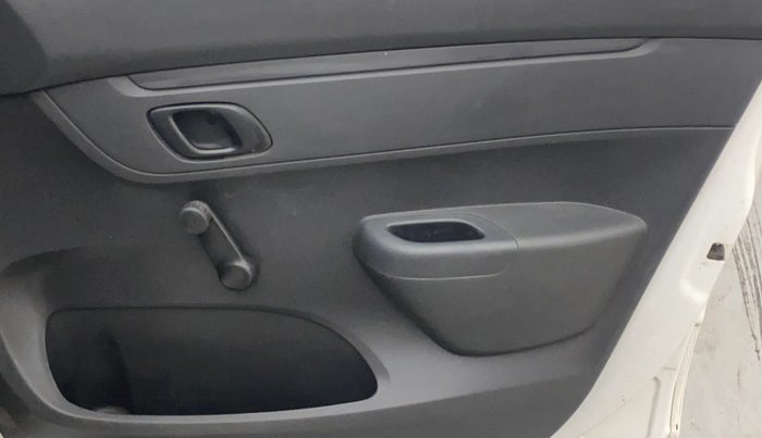 2016 Renault Kwid RXL, Petrol, Manual, 87,789 km, Driver Side Door Panels Control