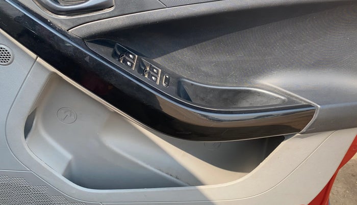 2018 Tata NEXON XM PETROL, CNG, Manual, 96,123 km, Driver Side Door Panels Control