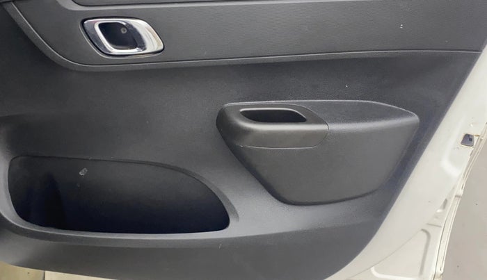 2019 Renault Kwid RXT 1.0 AMT (O), Petrol, Automatic, 27,258 km, Driver Side Door Panels Control