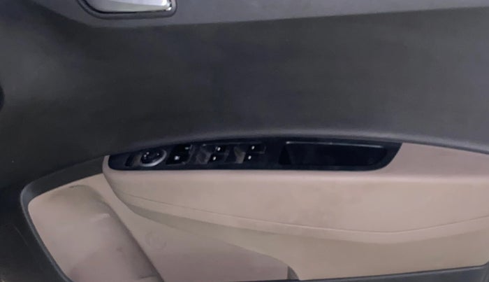 2016 Hyundai Grand i10 SPORTZ 1.2 KAPPA VTVT, Petrol, Manual, 90,804 km, Driver Side Door Panels Control