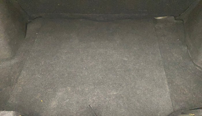 2014 Maruti Swift Dzire VXI, Petrol, Manual, 1,38,507 km, Boot Inside