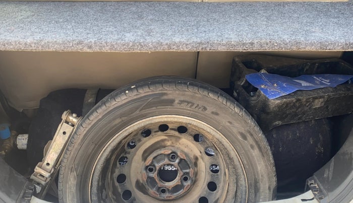 2017 Maruti Wagon R 1.0 VXI AMT, CNG, Automatic, 72,199 km, Boot Inside