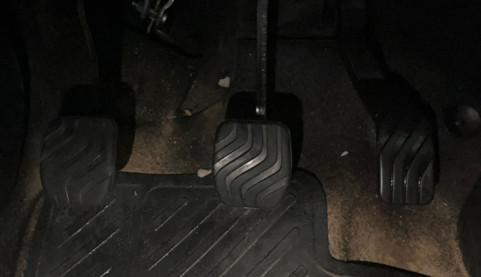 2024 Nissan MAGNITE Visia B4D 1.0 Petrol MT, Petrol, Manual, 3,945 km, Pedals