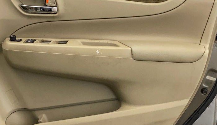 2018 Maruti Ciaz ALPHA 1.5 SHVS PETROL, Petrol, Manual, 60,500 km, Driver Side Door Panels Control