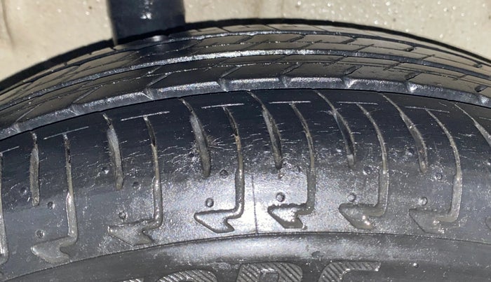 2017 Maruti IGNIS DELTA 1.2 AMT, Petrol, Automatic, 24,648 km, Right Rear Tyre Tread