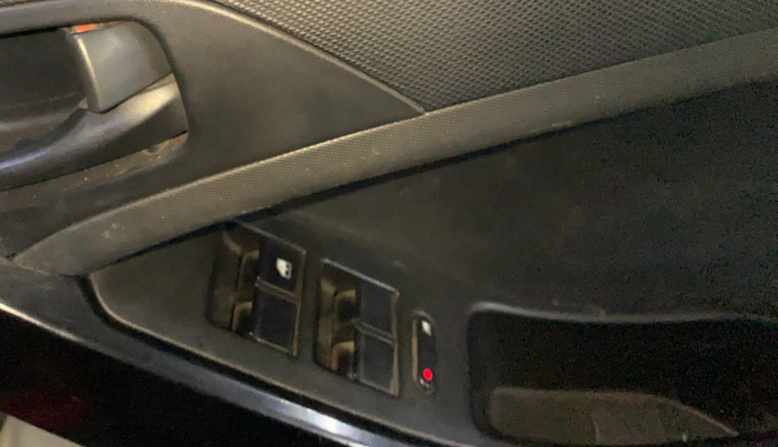 2019 Tata NEXON XM PETROL, Petrol, Manual, 99,183 km, Driver Side Door Panels Control