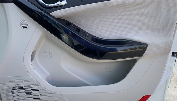 2021 Tata NEXON XZA PLUS SUNROOF PETROL, Petrol, Automatic, 31,729 km, Driver Side Door Panels Control