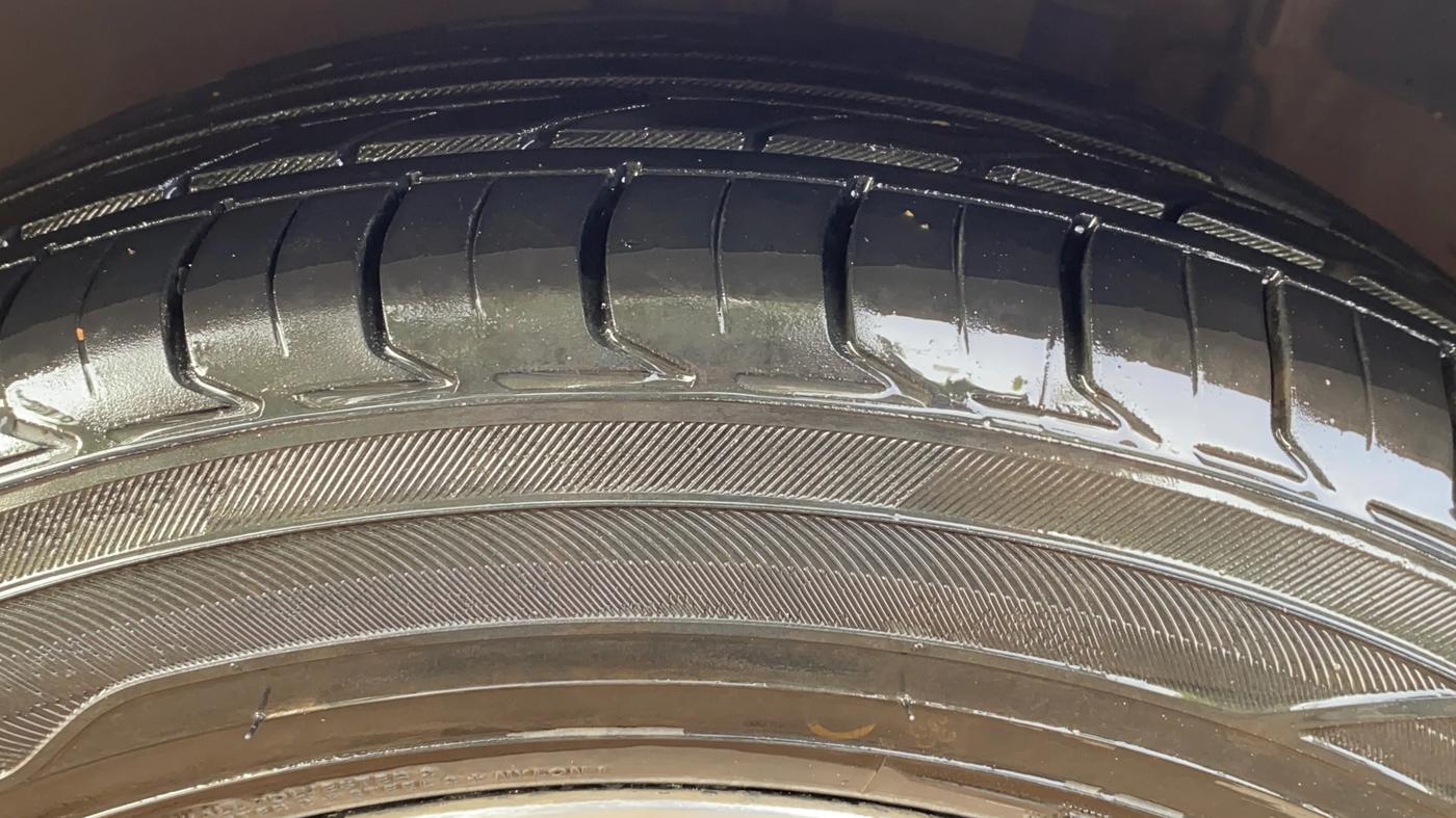 2021 Volkswagen Polo COMFORTLINE 1.0L MPI, Petrol, Manual, 66,794 km, Left Front Tyre Tread