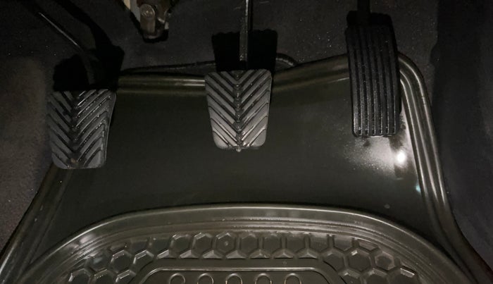 2017 Hyundai Creta E PLUS 1.6 PETROL, Petrol, Manual, 25,390 km, Pedals