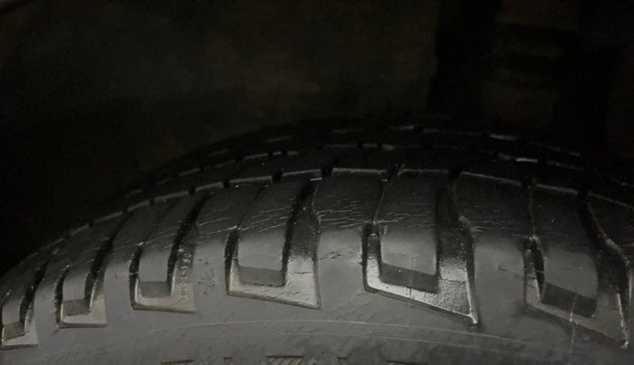 2017 Hyundai Creta E PLUS 1.6 PETROL, Petrol, Manual, 25,390 km, Left Rear Tyre Tread