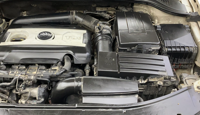 2014 Skoda Superb ELEGANCE 1.8 TSI AT, Petrol, Automatic, 64,620 km, Engine View - Left