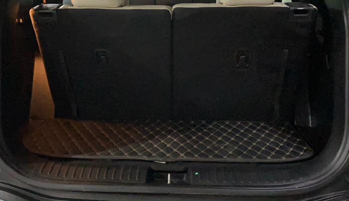 2022 KIA CARENS LUXURY PLUS 1.4 PETROL 7 STR, Petrol, Manual, 28,087 km, Boot Inside