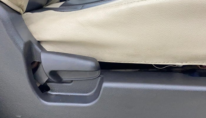 2016 Maruti Wagon R 1.0 VXI AMT, Petrol, Automatic, 45,667 km, Driver Side Adjustment Panel