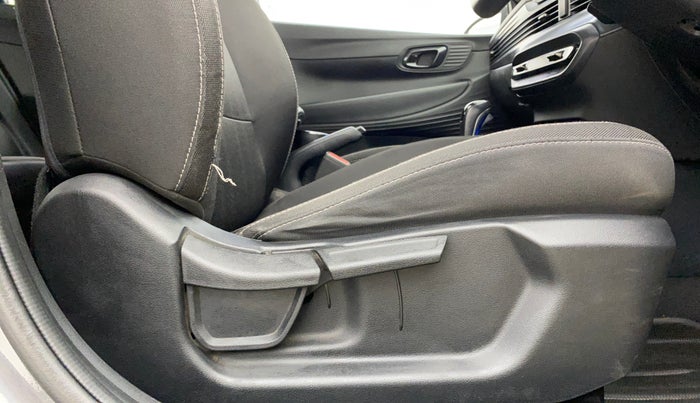 2022 Hyundai NEW I20 ASTA (O) 1.2 AT, Petrol, Automatic, 30,043 km, Driver Side Adjustment Panel