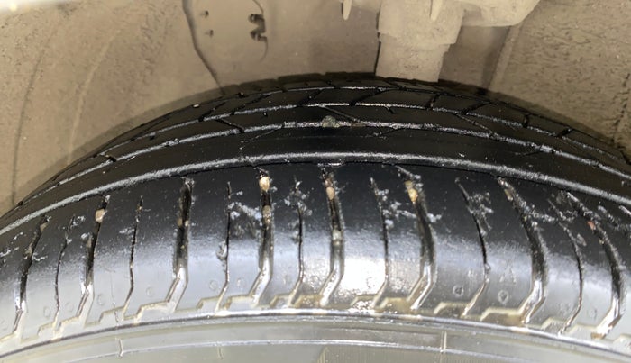 2022 Hyundai NEW I20 ASTA (O) 1.2 AT, Petrol, Automatic, 30,043 km, Left Front Tyre Tread