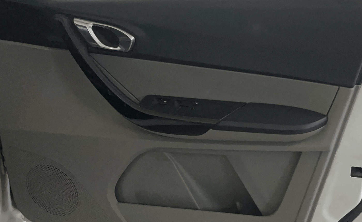 2019 Tata Tiago XZA PETROL, Petrol, Automatic, 87,020 km, Driver Side Door Panels Control