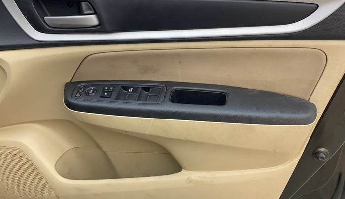 2022 Honda Amaze 1.2L I-VTEC VX, Petrol, Manual, 46,634 km, Driver Side Door Panels Control