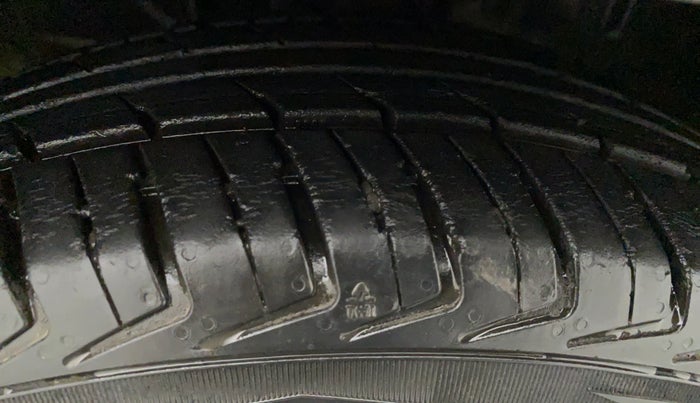 2018 Datsun Redi Go LIMITED EDITION, Petrol, Manual, 26,745 km, Right Front Tyre Tread