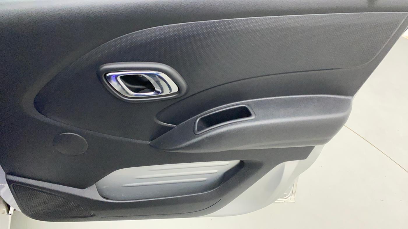 2018 Datsun Redi Go LIMITED EDITION, Petrol, Manual, 26,745 km, Driver Side Door Panels Control