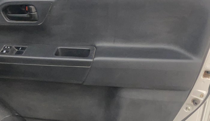 2021 Maruti New Wagon-R LXI CNG (O) 1.0, CNG, Manual, 49,827 km, Driver Side Door Panels Control