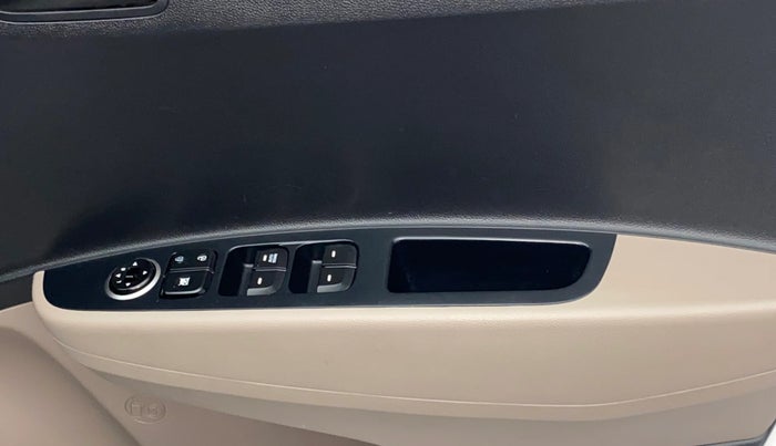 2017 Hyundai Grand i10 MAGNA AT 1.2 KAPPA VTVT, Petrol, Automatic, 32,064 km, Driver Side Door Panels Control