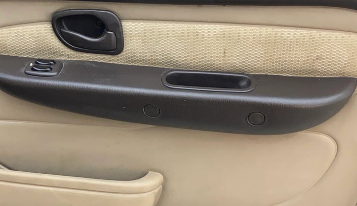 2014 Hyundai Santro Xing GLS, Petrol, Manual, 57,639 km, Driver Side Door Panels Control