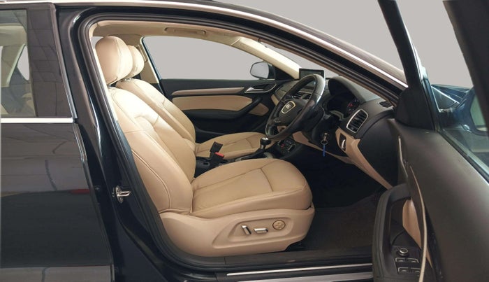 2016 Audi Q3 35 TDI Quattro, Diesel, Automatic, 73,408 km, Right Side Front Door Cabin