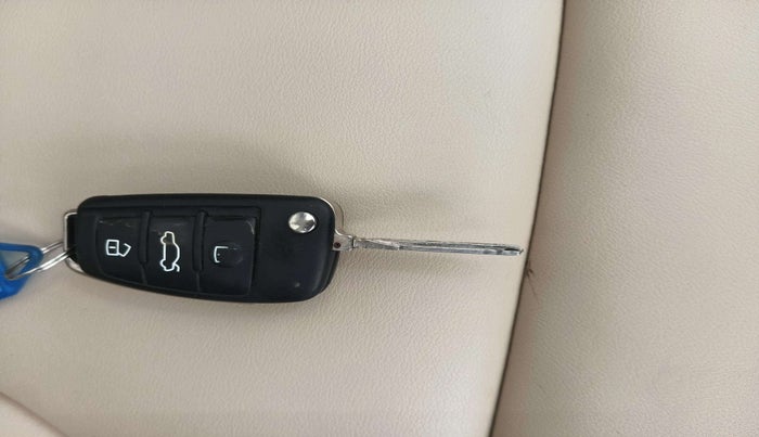 2016 Audi Q3 35 TDI Quattro, Diesel, Automatic, 73,408 km, Key Close Up