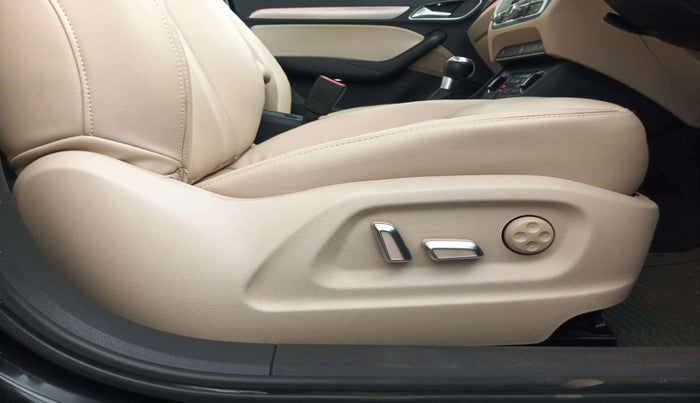 2016 Audi Q3 35 TDI Quattro, Diesel, Automatic, 73,408 km, Driver Side Adjustment Panel