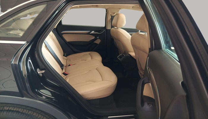 2016 Audi Q3 35 TDI Quattro, Diesel, Automatic, 73,408 km, Right Side Rear Door Cabin