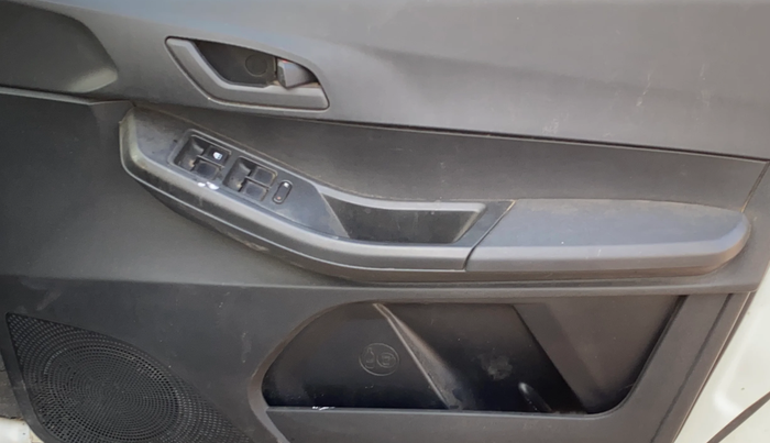 2022 Tata TIAGO NRG XZ AMT, Petrol, Automatic, 22,842 km, Driver Side Door Panels Control