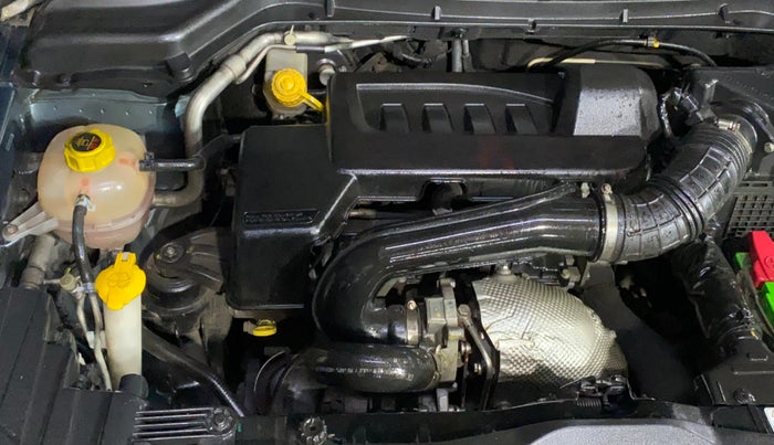 2019 Mahindra XUV300 W8 1.5 DIESEL, Diesel, Manual, 24,995 km, Engine View - Right