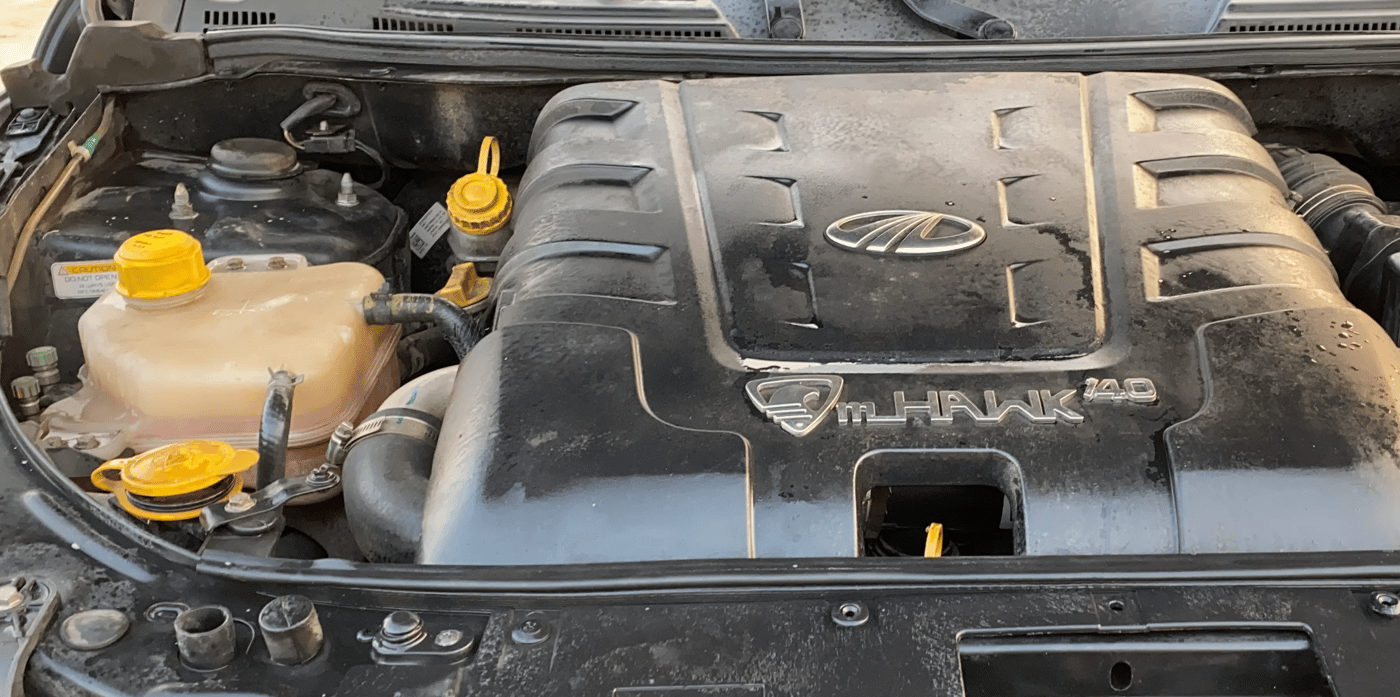 2016 Mahindra XUV500 W8, Diesel, Manual, 83,424 km, Engine View - Right