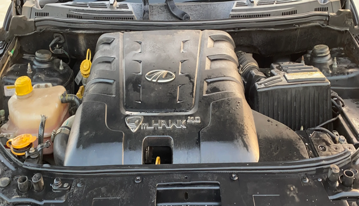 2016 Mahindra XUV500 W8, Diesel, Manual, 83,424 km, Engine View